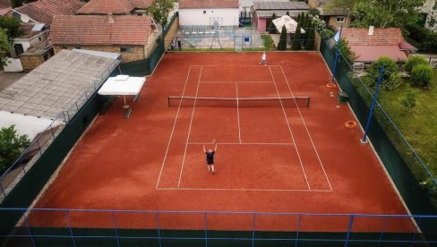 TENIS LIGA VETERANA NA ŠLJACI: Takmičenje u Žitištu pod otvorenim nebom