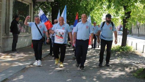 ХОДОЧАШЋЕ ЗА МАЛОГ ЛУКУ: Хуманитарни марш Дејана Живића од Краљева до Острога