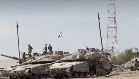 IZRAELSKI TENKOVI: Primećeni u blizini granice sa Gazom nakon povlačenja iz Kan Junisa (VIDEO) IZRAELSKI TENKOVI: Primećeni u blizini granice sa Gazom nakon povlačenja iz Kan Junisa (VIDEO)