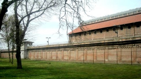 ODLAŽE SE OBNOVA ZABELE: Propala javna nabavka za izbor izvođača radova u požarevačkom KPZ, vredna 726 miliona ODLAŽE SE OBNOVA ZABELE: Propala javna nabavka za izbor izvođača radova u požarevačkom KPZ, vredna 726 miliona