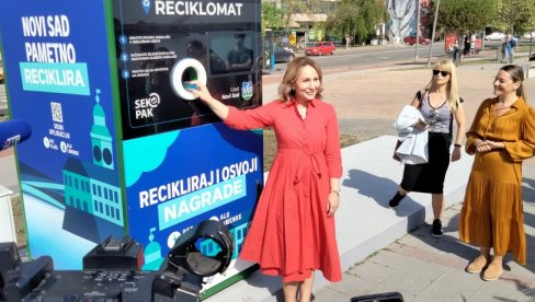 „PAMETNI RECIKLOMATI“ NA PET LOKACIJA U GRADU : Novosađanima predstavljen novi ekološki projekat „PAMETNI RECIKLOMATI“ NA PET LOKACIJA U GRADU : Novosađanima predstavljen novi ekološki projekat