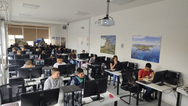 УСАИД пројекат “Боља енергија” ће едуковати преко 2.000 деце о енергетској ефикасности (ФОТО) УСАИД пројекат “Боља енергија” ће едуковати преко 2.000 деце о енергетској ефикасности (ФОТО)