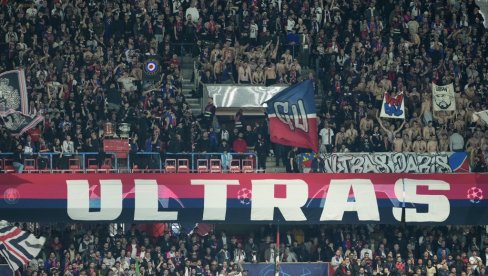 NESTVARNE SCENE U PARIZU: Da li je ovo najbolja koreografija otkad Liga šampiona postoji? (FOTO/VIDEO) NESTVARNE SCENE U PARIZU: Da li je ovo najbolja koreografija otkad Liga šampiona postoji? (FOTO/VIDEO)