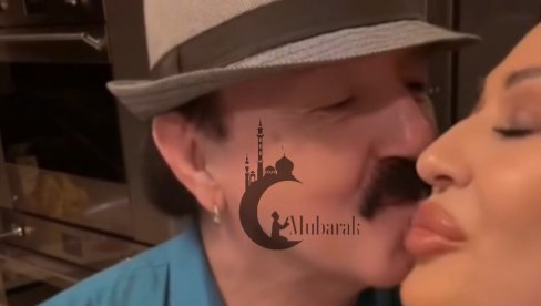 OBJAVILI JAVNO: Ovako moja ljubav i ja slavimo Bajram (VIDEO) OBJAVILI JAVNO: Ovako moja ljubav i ja slavimo Bajram (VIDEO)