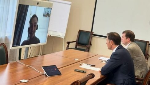 ПРВИ САСТАНАК О ЛЕТЕЋИМ ТАКСИЈИМА: Мали са Балдивијем - Желимо да померимо границе и представимо нове технологије и достигнућа (ФОТО) ПРВИ САСТАНАК О ЛЕТЕЋИМ ТАКСИЈИМА: Мали са Балдивијем - Желимо да померимо границе и представимо нове технологије и достигнућа (ФОТО)