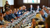 ROK ISTIČE U PODNE: Poslaničke grupe danas dostavljaju predloge o izbornim uslovima ROK ISTIČE U PODNE: Poslaničke grupe danas dostavljaju predloge o izbornim uslovima