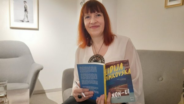 ИСТОРИЈА СЕ ПОНАВЉА, ЈЕР НИШТА ИЗ ЊЕ НИСМО НАУЧИЛИ: Са промоције романа Нон-Уи, Лидије Димковске ИСТОРИЈА СЕ ПОНАВЉА, ЈЕР НИШТА ИЗ ЊЕ НИСМО НАУЧИЛИ: Са промоције романа Нон-Уи, Лидије Димковске