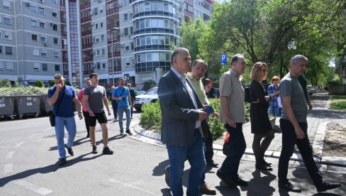 JKP PARKING SERVIS ZAPOČEO OBELEŽAVANJE PARKIRALIŠTE NA NOVOM BEOGRADU: Zonira se i blok 29 JKP PARKING SERVIS ZAPOČEO OBELEŽAVANJE PARKIRALIŠTE NA NOVOM BEOGRADU: Zonira se i blok 29