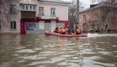 DRAMA U RUSIJI: Nivo reke Ural u Orenburgu premašio 11 metara, stotine kuća pod vodom, vrh poplavnog talasa očekuje se danas (FOTO)