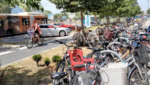 NOVE KARTICE PO STAROJ CENI : U ponedeljak u Novom Sadu počinje ovogodišnja biciklistička sezona NOVE KARTICE PO STAROJ CENI : U ponedeljak u Novom Sadu počinje ovogodišnja biciklistička sezona