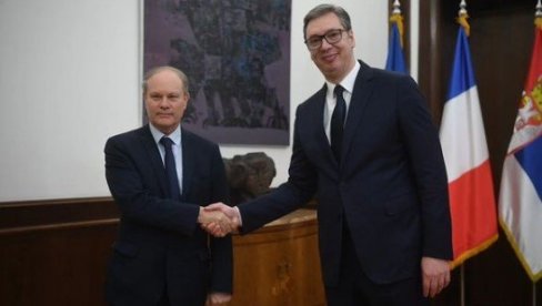 VUČIĆ SA TROKAZOM POVODOM KiM: Srbija je ozbiljan partner koji drži svoju reč, a to očekuje i od sagovornika (FOTO) VUČIĆ SA TROKAZOM POVODOM KiM: Srbija je ozbiljan partner koji drži svoju reč, a to očekuje i od sagovornika (FOTO)