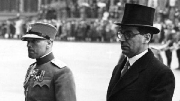 КАКО ЈЕ ХИТЛЕР ПРИМИО АНДРИЋА И ЗАШТО ЈЕ ШЕФ АБВЕРА ДОШАО У АПРИЛУ У БЕОГРАД: Са промоције књиге Међу издајницима, шпијунима и јунацима КАКО ЈЕ ХИТЛЕР ПРИМИО АНДРИЋА И ЗАШТО ЈЕ ШЕФ АБВЕРА ДОШАО У АПРИЛУ У БЕОГРАД: Са промоције књиге Међу издајницима, шпијунима и јунацима