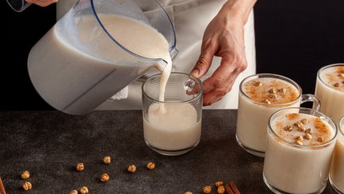 OKREPLJUJUĆA BOZA PUNA VITAMINA: Originalni recept za super zdrav napitak našeg detinjstva