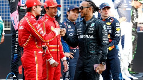 STIGAO JE! Hamilton zvanično u farbici Ferarija, najavio početak nove ere STIGAO JE! Hamilton zvanično u farbici Ferarija, najavio početak nove ere