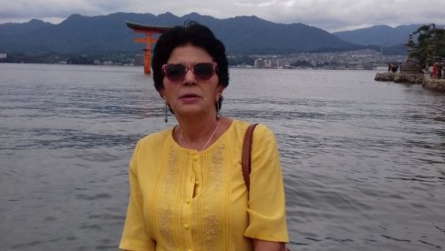 SULUDIM DIJALOZIMA ISPRAVLJALE DRINU: Književnica Radmila Gikić Petrović o druženjima i razgovorima sa poznatim i zaboravljenim pesnicima SULUDIM DIJALOZIMA ISPRAVLJALE DRINU: Književnica Radmila Gikić Petrović o druženjima i razgovorima sa poznatim i zaboravljenim pesnicima