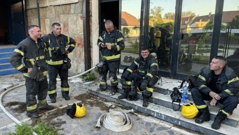 ИЗГОРЕО БИОСКОП: Ватрогасци спречили да се ватра прошири (ФОТО)