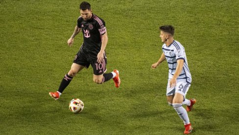 MAJSTOR OSTAJE MAJSTOR: Mesi postigao spektakularan gol u pobedi Inter Majamija (VIDEO) MAJSTOR OSTAJE MAJSTOR: Mesi postigao spektakularan gol u pobedi Inter Majamija (VIDEO)