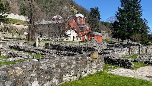 UZ BLAGOSLOV VLADIKE TEODOSIJA: Pećanci pokrenuli obnovu srpskog groblja u Peći (FOTO) UZ BLAGOSLOV VLADIKE TEODOSIJA: Pećanci pokrenuli obnovu srpskog groblja u Peći (FOTO)