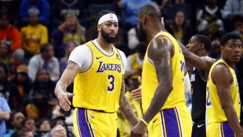 LEBRON I DRUŽINA IZGUBILI OD GRADSKOG RIVALA: Čarobnjaci nisu pretnja LEBRON I DRUŽINA IZGUBILI OD GRADSKOG RIVALA: Čarobnjaci nisu pretnja