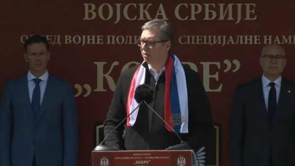 РЕКАО САМ ЂОШИЋУ ЈЕДНУ РЕЧЕНИЦУ Вучић - Застава никада не сме да падне у руке непријатеља! РЕКАО САМ ЂОШИЋУ ЈЕДНУ РЕЧЕНИЦУ Вучић - Застава никада не сме да падне у руке непријатеља!