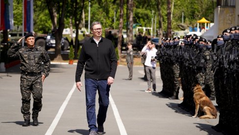 NAKON 46 GODINA KOBRAMA UKAZANA NAJVEĆA POČAST Vučić jasno: Vojnu zastavu nikada i nikom ne predajte