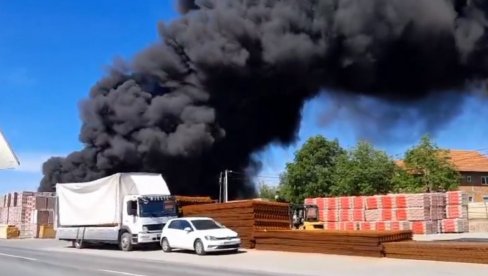 STRAVIČAN POŽAR ODNEO LJUDSKI ŽIVOT: Nekoliko osoba povređeno, vatrena stihija uznemirila sve (VIDEO)