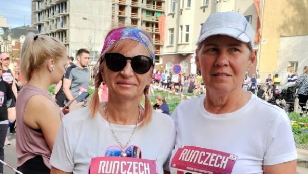 СОСЕ УСПЕШНЕ НА ПОЛУМАРАТОНУ У ПРАГУ: Зрењанинка и Новосађанка учествовале на једној од најлепших трка на свету (ФОТО) СОСЕ УСПЕШНЕ НА ПОЛУМАРАТОНУ У ПРАГУ: Зрењанинка и Новосађанка учествовале на једној од најлепших трка на свету (ФОТО)