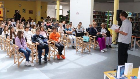 ДАН КАО НАРУЧЕН: Промоција збирке песама за децу Душка Домановића ДАН КАО НАРУЧЕН: Промоција збирке песама за децу Душка Домановића