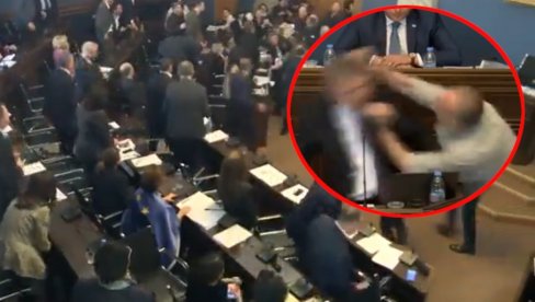 OPŠTA TUČA U PARLAMENTU: Pesnica u glavu, a onda okršaj kakav nije dugo viđen (VIDEO) OPŠTA TUČA U PARLAMENTU: Pesnica u glavu, a onda okršaj kakav nije dugo viđen (VIDEO)