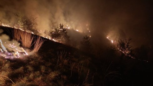 ZASEDAO ŠTAB ZA VANREDNE SITUACIJE: Zbog požara na delu teritorije Trgovišta uvedene hitne mere (VIDEO) ZASEDAO ŠTAB ZA VANREDNE SITUACIJE: Zbog požara na delu teritorije Trgovišta uvedene hitne mere (VIDEO)