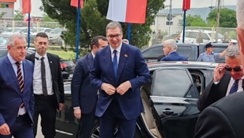 VUČIĆ NA PITANJE NOVOSTI: BiH je jedna od najvažnijih izvoznih destinacija Srbije - to je za nas strašno važno tržište VUČIĆ NA PITANJE NOVOSTI: BiH je jedna od najvažnijih izvoznih destinacija Srbije - to je za nas strašno važno tržište