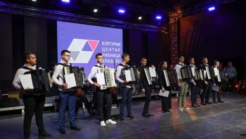 PRILIKA MLADIM TALENTIMA: Audicija za takmičenje na festivalu „Zlatne harmonike Kraljeva“ PRILIKA MLADIM TALENTIMA: Audicija za takmičenje na festivalu „Zlatne harmonike Kraljeva“