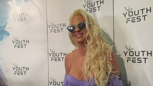 KANJE VEST LJUT NA JELENU KARLEUŠU: Više nije njen drug, blokirao je na Instagramu (VIDEO) KANJE VEST LJUT NA JELENU KARLEUŠU: Više nije njen drug, blokirao je na Instagramu (VIDEO)