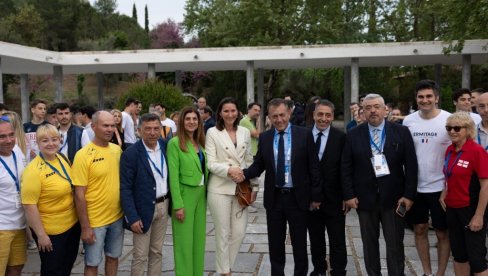 U SUSRET OI - PARIZ 2024 Gimnazijalci iz Srbije prisustvovali paljenju olimpijskog plamena U SUSRET OI - PARIZ 2024 Gimnazijalci iz Srbije prisustvovali paljenju olimpijskog plamena