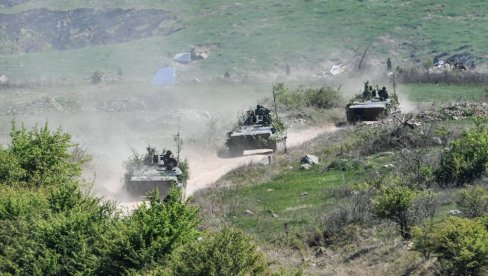 SVE O VIHORU 2024 Preko 2.000 pripadnika Vojske Srbije na Pešteru - Novi dronovi, letelice i modernizovani tenkovi (FOTO) SVE O VIHORU 2024 Preko 2.000 pripadnika Vojske Srbije na Pešteru - Novi dronovi, letelice i modernizovani tenkovi (FOTO)