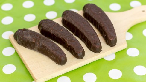 DOMAĆE ČOKOLADNE BANANICE: Kremaste i mekane, a tope se u ustima DOMAĆE ČOKOLADNE BANANICE: Kremaste i mekane, a tope se u ustima
