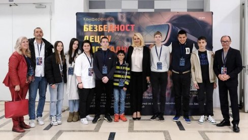 3.313 PRIJAVLJENIH SLUČAJEVA NASILJA NA PLATFORMI ČUVAM TE: Ministarka Kisić na konferenciji Bezbednost dece u digitalnoj epohi