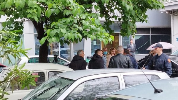БОНУС ВРЕДАН ЛИСИЦА: Сви детаљи хапшења Јелене Перовић, директорке Агенције за спречавање корупције Црне Горе (ВИДЕО) БОНУС ВРЕДАН ЛИСИЦА: Сви детаљи хапшења Јелене Перовић, директорке Агенције за спречавање корупције Црне Горе (ВИДЕО)