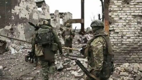 РАТ У УКРАЈИНИ: Погођена Нова Каховка, има погинулих; Украјина се користи као полигон за тестирање наоружања