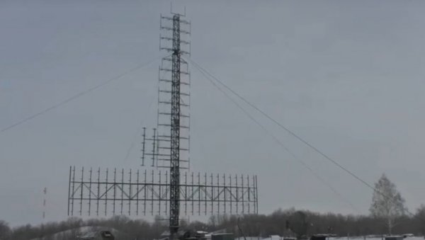 СИГНАЛ СА РУСКОГ РАДИЈА СУДЊЕГ ДАНА УЗНЕМИРИО НАТО: Чудне речи прекинуле зујање, помиње се и једна држава у Европи