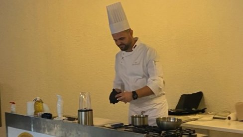 CENA USPEHA JE TEŽAK RAD Kuvar Žarko Jovanović osvojio zlatnu medalju u disciplini jelo od ribe CENA USPEHA JE TEŽAK RAD Kuvar Žarko Jovanović osvojio zlatnu medalju u disciplini jelo od ribe