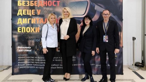 3.313 PRIJAVLJENIH SLUČAJEVA NASILJA NA PLATFORMI ČUVAM TE: Ministarka Kisić na konferenciji Bezbednost dece u digitalnoj epohi 3.313 PRIJAVLJENIH SLUČAJEVA NASILJA NA PLATFORMI ČUVAM TE: Ministarka Kisić na konferenciji Bezbednost dece u digitalnoj epohi