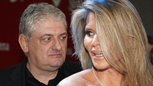TONI SE HITNO OGLASIO: Melina i on na istom mestu - bila je dovoljna samo jedna reč (FOTO) TONI SE HITNO OGLASIO: Melina i on na istom mestu - bila je dovoljna samo jedna reč (FOTO)