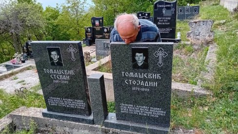 ČUVAMO DEDOVINU I GROBOVE SINOVA Uprkos tragedijama, porodica Mihajla Tomaševića, iz Suvog Grla kod Srbice, opstaje na svom ognjištu (FOTO) ČUVAMO DEDOVINU I GROBOVE SINOVA Uprkos tragedijama, porodica Mihajla Tomaševića, iz Suvog Grla kod Srbice, opstaje na svom ognjištu (FOTO)