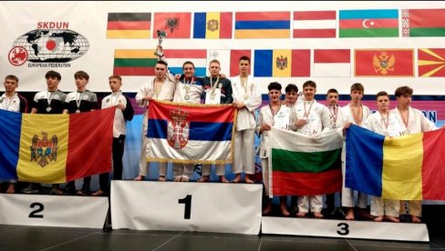 ЧЕТИРИ МЕДАЉЕ ЗА СРБИЈУ: Успех такмичара из инђијског карате клуба