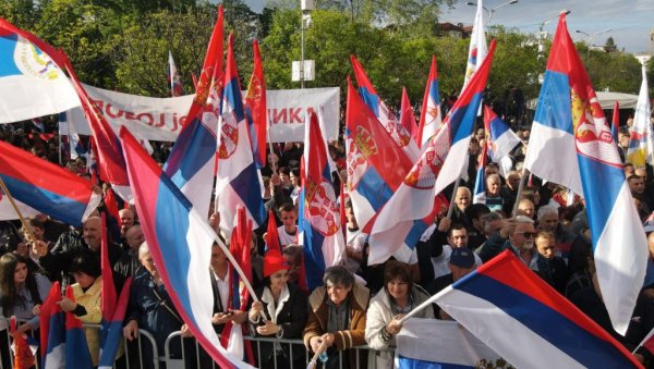 БАЊАЛУКА ОБЕЛЕЖАВА ДАН ГРАДА: Кључеви града Вучевићу и Дачићу БАЊАЛУКА ОБЕЛЕЖАВА ДАН ГРАДА: Кључеви града Вучевићу и Дачићу