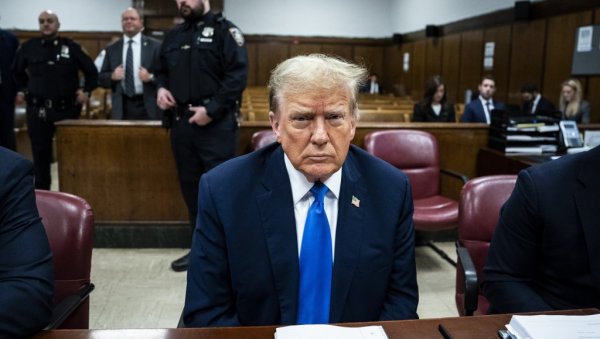 ТРАМП СТИГАО У СУД: Наставља се суђење бившем председнику, на реду саслушање првих сведока ТРАМП СТИГАО У СУД: Наставља се суђење бившем председнику, на реду саслушање првих сведока