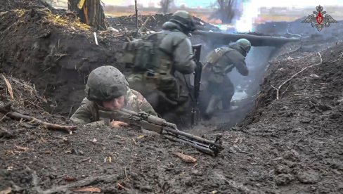 КИЈЕВ СВАКОДНЕВНО ГУБИ ХИЉАДЕ ВОЈНИКА Шојгу: Руска војска продире у дубину украјинске одбране