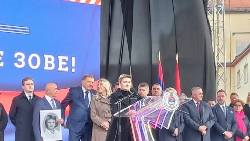 ANA BRNABIĆ IZ BANJALUKE PORUČILA: Sponzori rezolucije ne traže pijetet već već diskvalifikaciju za celi srpski narod ANA BRNABIĆ IZ BANJALUKE PORUČILA: Sponzori rezolucije ne traže pijetet već već diskvalifikaciju za celi srpski narod