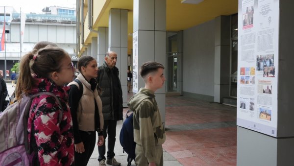 ПЕЧАТ ВЕКОВНОМ ПРИЈАТЕЉСТВУ: Изложба „Краљево у српско-француским везама“ поводом имендана града на Ибру (ФОТО) ПЕЧАТ ВЕКОВНОМ ПРИЈАТЕЉСТВУ: Изложба „Краљево у српско-француским везама“ поводом имендана града на Ибру (ФОТО)